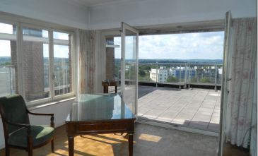 Très beau duplex/penthouse 3 chambres + 1 bureau / Vue Imprenable à partir d'une terrasse de +/-30m²!